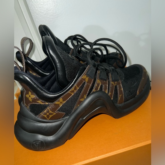 Louis Vuitton LV Archlight Sneakers Size 38 - Picture 3 of 4